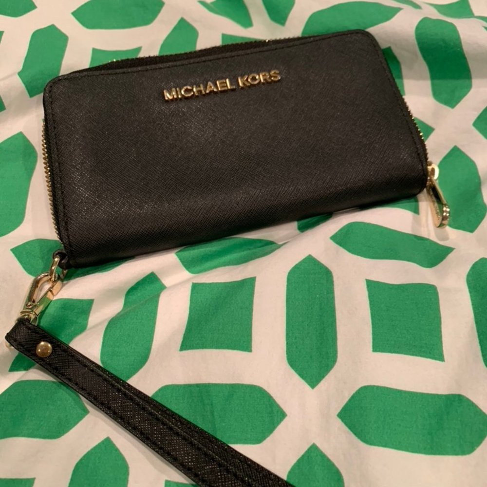Michael Kors Wristlet